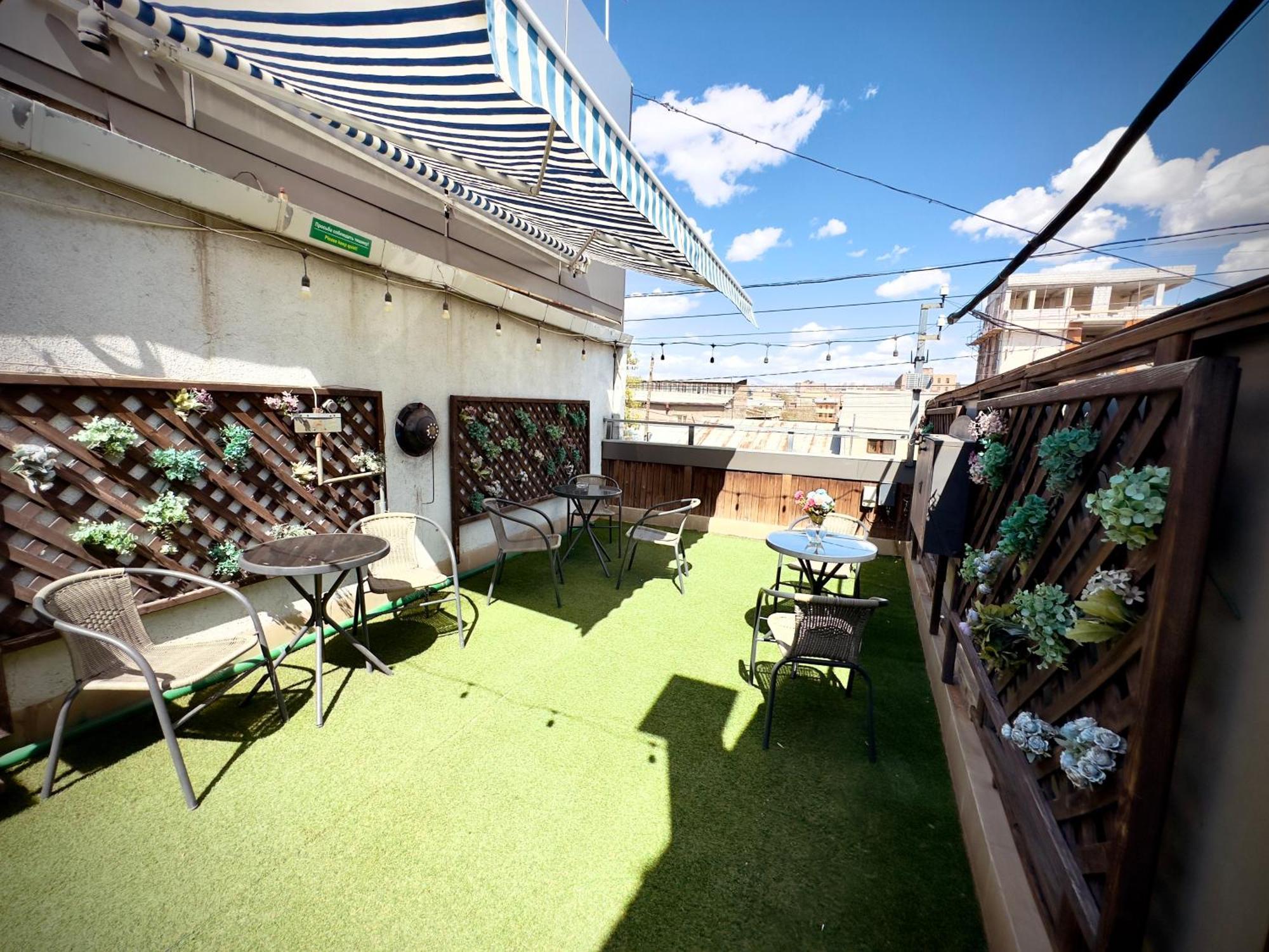 Rest Apartments By Nava Hotel Yerevan Exterior foto